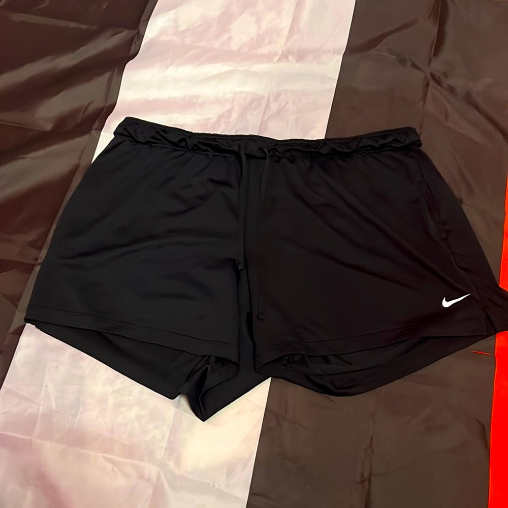 Black Nike shorts